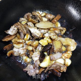 蒜子青椒炒鸡块的做法步骤：6