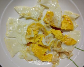 杏鲍菇炒荷包蛋的做法步骤：5