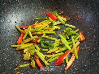 杏鲍菇炒荷包蛋的做法步骤：9