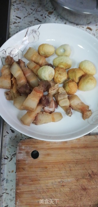 红烧肉焖鹌鹑蛋的做法步骤：3