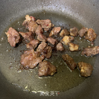 牛肉粒拌面的做法步骤：2