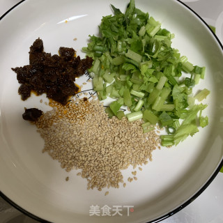 牛肉粒拌面的做法步骤：4