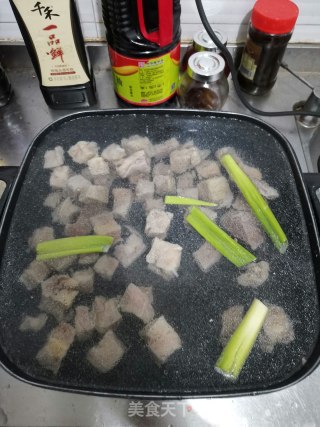 牛肉炖胡萝卜的做法步骤：6