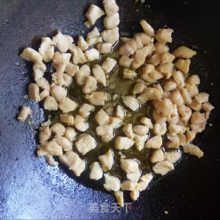 双椒鸡的做法步骤：1