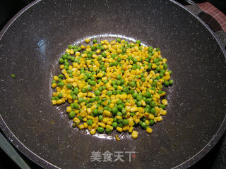 香肠蔬菜炒意粉的做法步骤：1