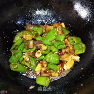 青椒炒肉的做法步骤：8