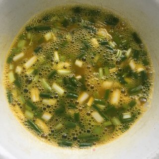 西红柿鸡蛋汤面的做法步骤：2