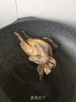 羊肚菌鸽子汤的做法步骤：5