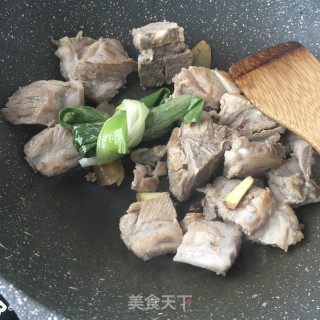 笋干烧排骨的做法步骤：10