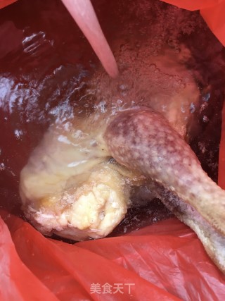 莲子淮山母鸡汤的做法步骤：1