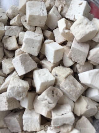 莲子淮山母鸡汤的做法步骤：4