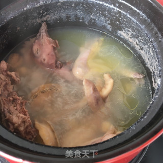 莲子淮山母鸡汤的做法步骤：11