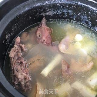 莲子淮山母鸡汤的做法步骤：13