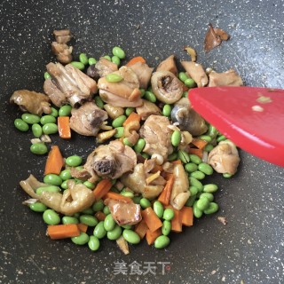 毛豆烧鸡腿的做法步骤：16