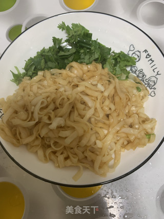 黑椒猪肉杂蔬拌面的做法步骤：12