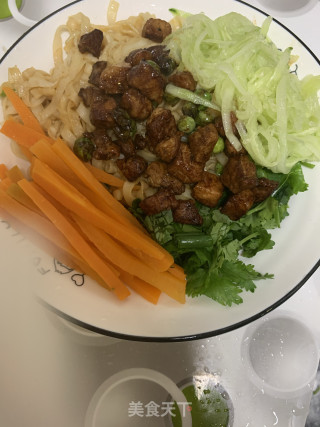 黑椒猪肉杂蔬拌面的做法步骤：13