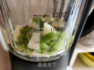 香芹雪梨汁的做法步骤：5
