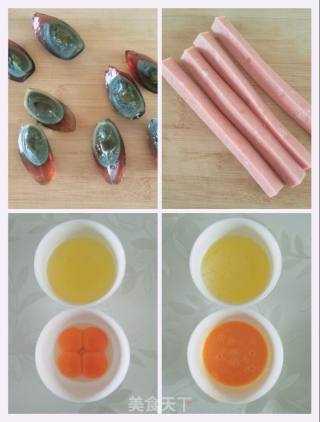火腿肠蒸双蛋的做法步骤：2