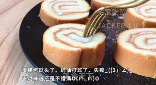 记一次失败的瑞士卷蛋糕制作过程,蛋糕烤过头，卷裂开了，奶油打过头.的做法步骤：14