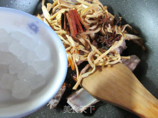 黄花菜烧排骨的做法步骤：9