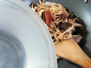 黄花菜烧排骨的做法步骤：10