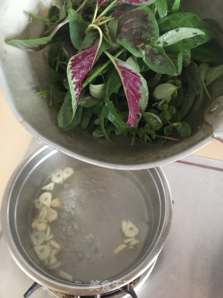咸蛋杂菜汤的做法步骤：5