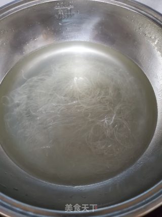蚝油生菜拌粉丝的做法步骤：2