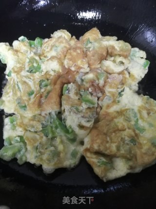 皱皮椒煎鸡蛋的做法步骤：6