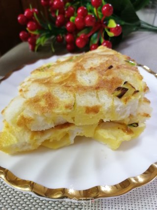 馒头丁鸡蛋饼的做法步骤：6