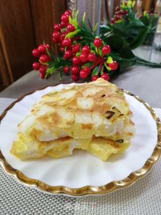 馒头丁鸡蛋饼的做法步骤：8