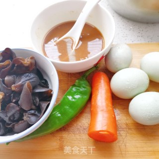 鱼香鸡蛋的做法步骤：2