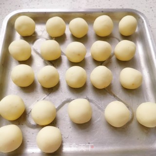 炸土豆丸子的做法步骤：9