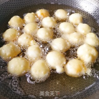炸土豆丸子的做法步骤：11