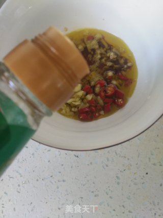 黄瓜拌皮蛋的做法步骤：8
