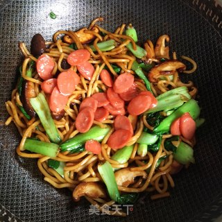 火腿香菇青菜炒面的做法步骤：9