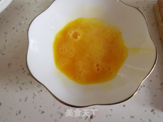油煎蛋裹馒头片的做法步骤：2