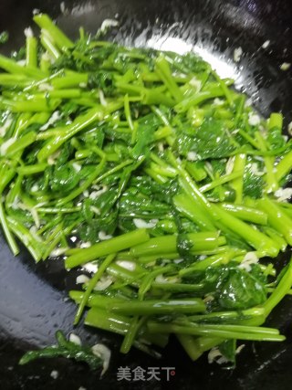 虾皮炒空心菜的做法步骤：6