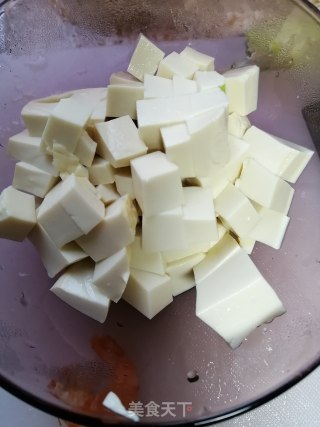 嫩豆腐虾仁蒸蛋的做法步骤：2