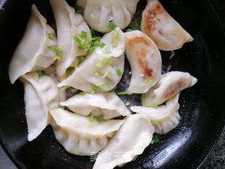 煎饺的做法步骤：4