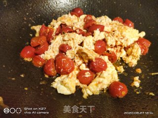 圣女果烧鸡蛋的做法步骤：6