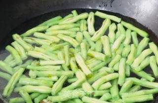 四季豆炒蛋的做法步骤：2