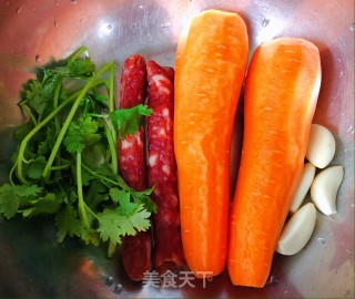 胡萝卜炒香肠的做法步骤：1
