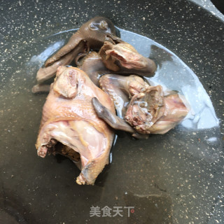 石斛毛豆鸽子汤的做法步骤：4