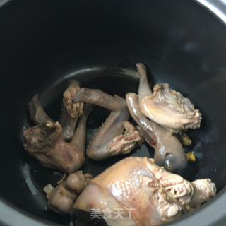 石斛毛豆鸽子汤的做法步骤：8