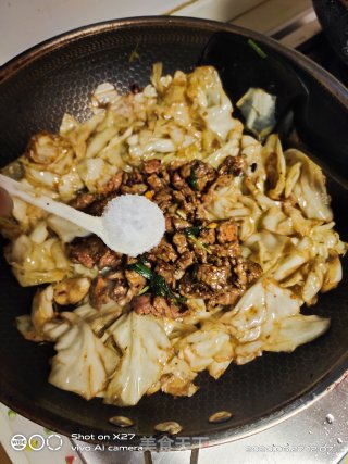 牛肉炒包包菜的做法步骤：7