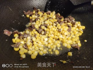 玉米炒牛肉的做法步骤：5