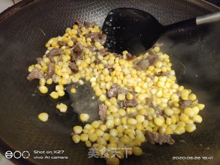 玉米炒牛肉的做法步骤：7