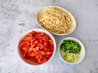 番茄炖千张的做法步骤：1