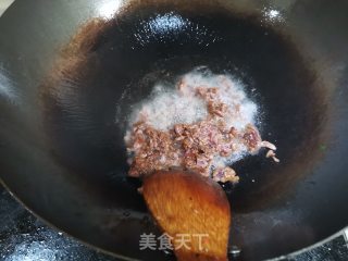 茭瓜炒牛肉的做法步骤：2