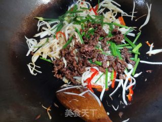 茭瓜炒牛肉的做法步骤：7